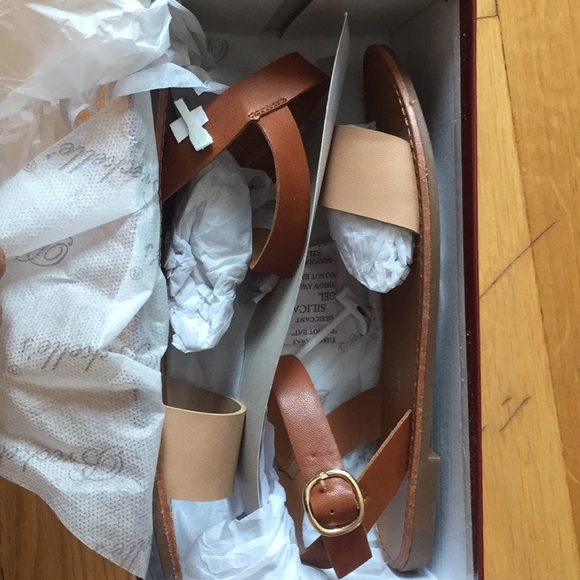 Sandals - Picture 4 of 4